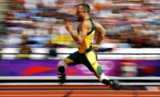 九游娱乐入口-独行侠完胜新疆队，高诗岩点燃赛场，一场关于信念与勇气的胜利