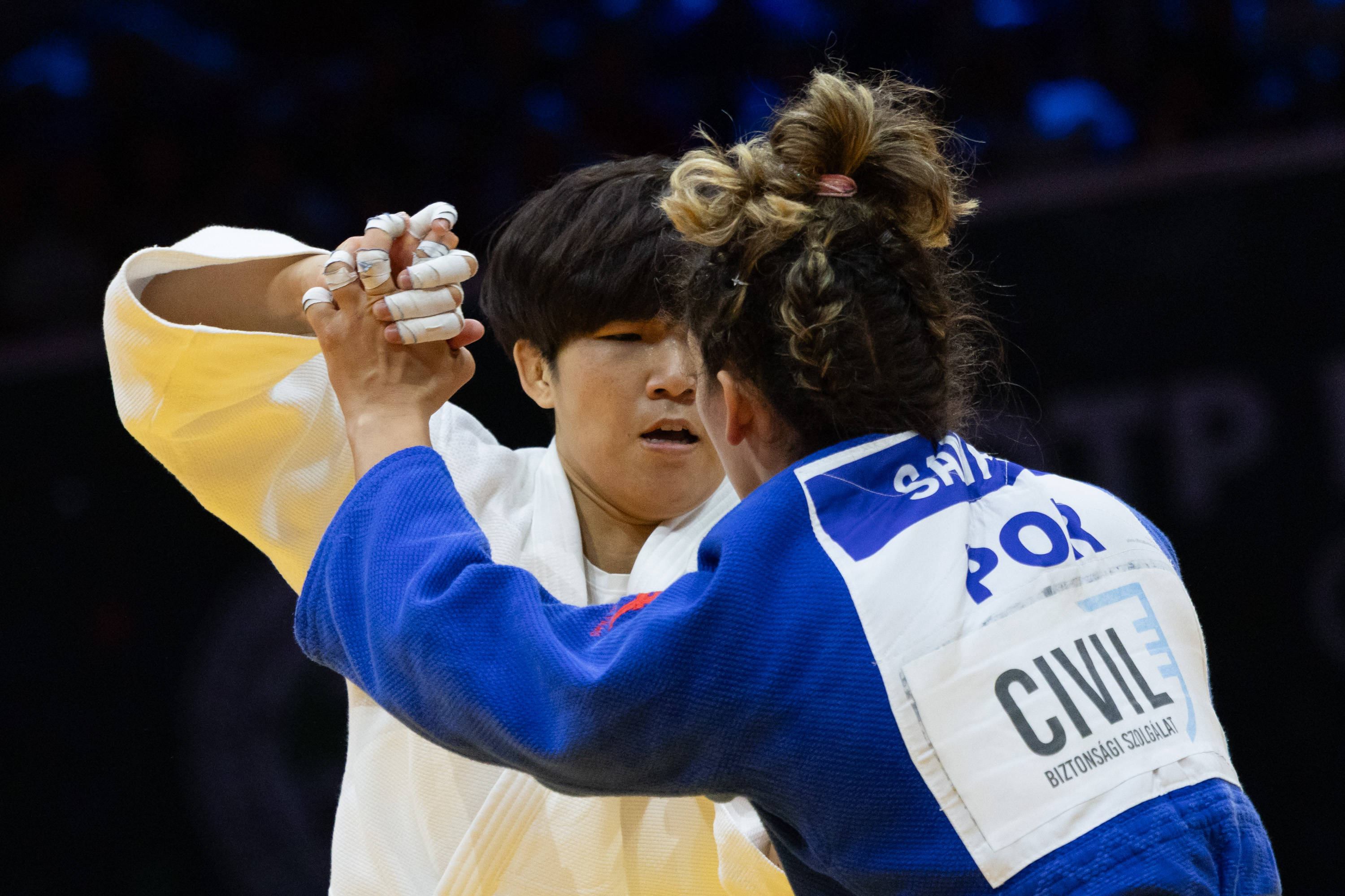 捷克柔道选手战胜对手晋级四强