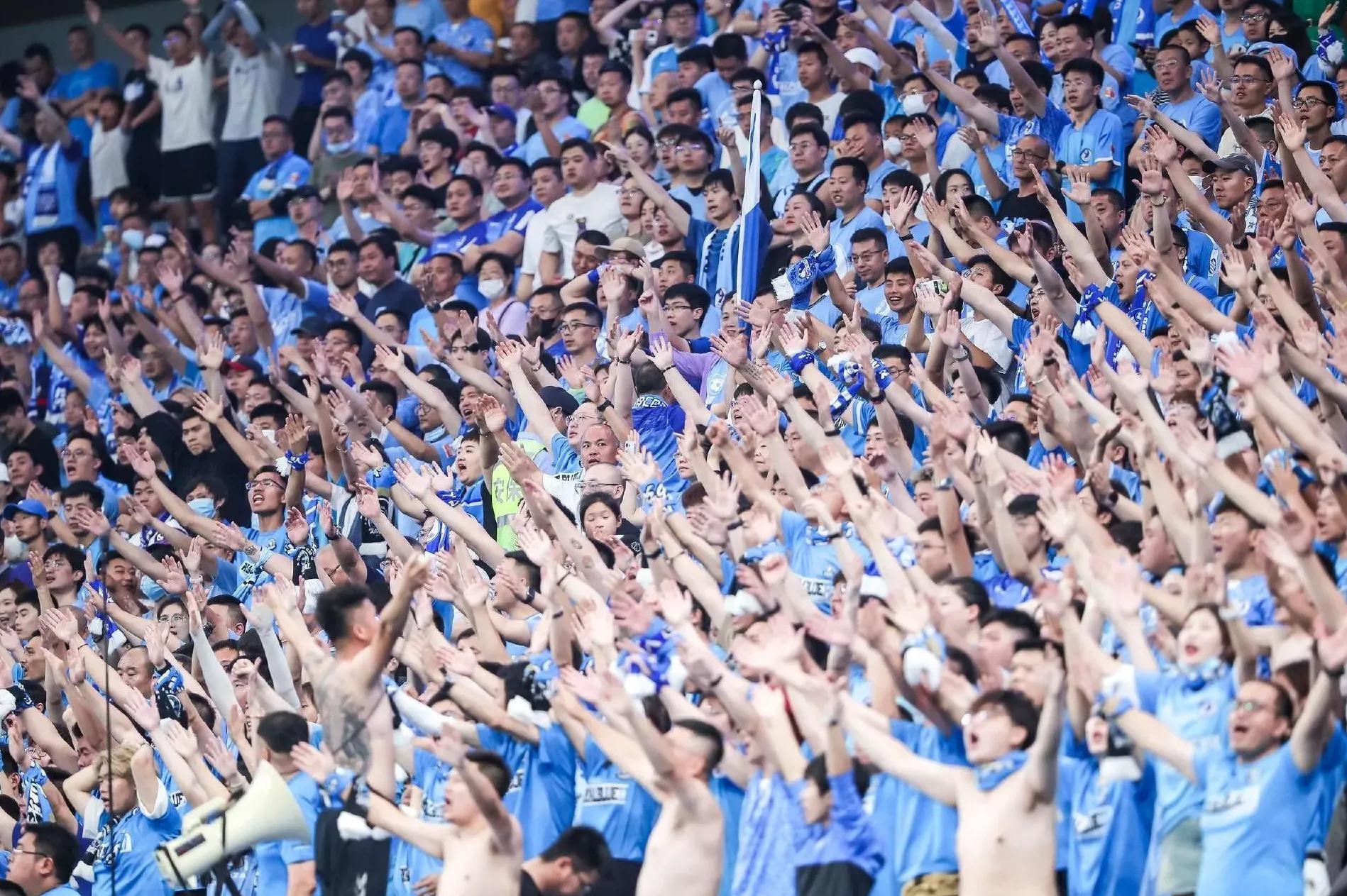 中超联赛呈现白热化格局,竞争日益激烈,各队士气高昂的简单介绍 中超联赛呈现白热化格局,竞争日益激烈,各队士气高昂的简单介绍