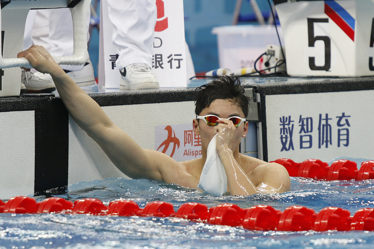 包含运动员用汗水和努力成就辉煌,令人钦佩的词条 包含运动员用汗水和努力成就辉煌,令人钦佩的词条