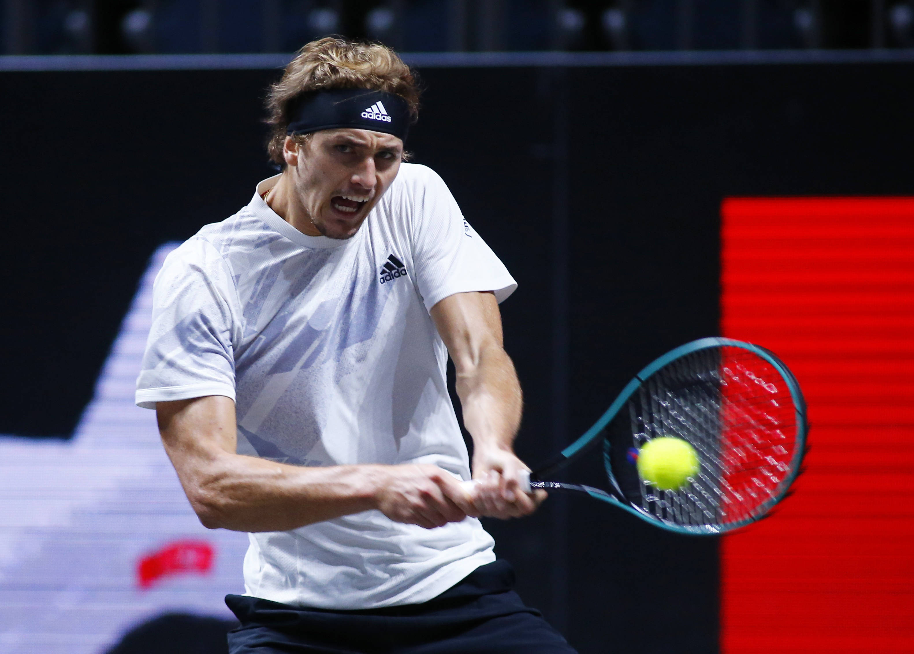 关于科隆队员努力拼搏取得比赛胜利的信息