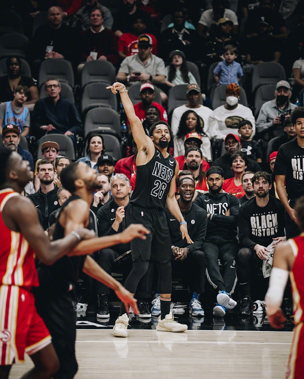 包含篮网组合发威联手压制老鹰完美取得胜利的词条