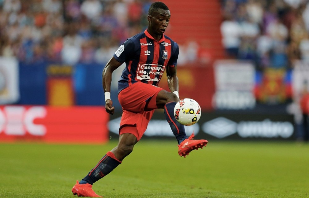 包含摩纳哥遭遇连败，状态低迷难振的词条