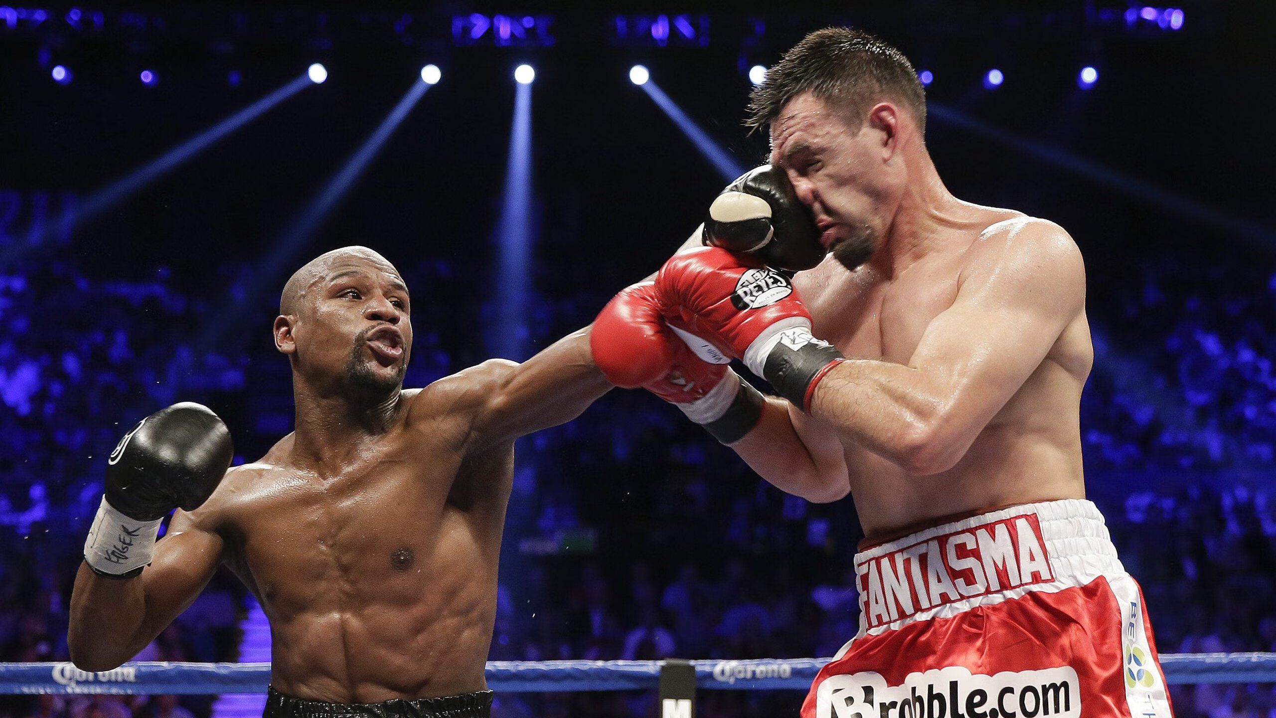 塞维利亚连续得分压制埃及，克瓦拉茨赫利亚打出生涯之夜