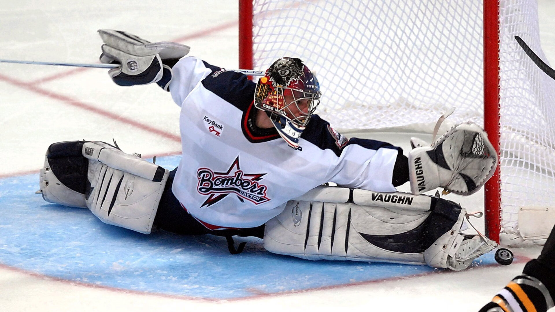 黄蜂连续得分压制广东队,利拉德成为关键先生