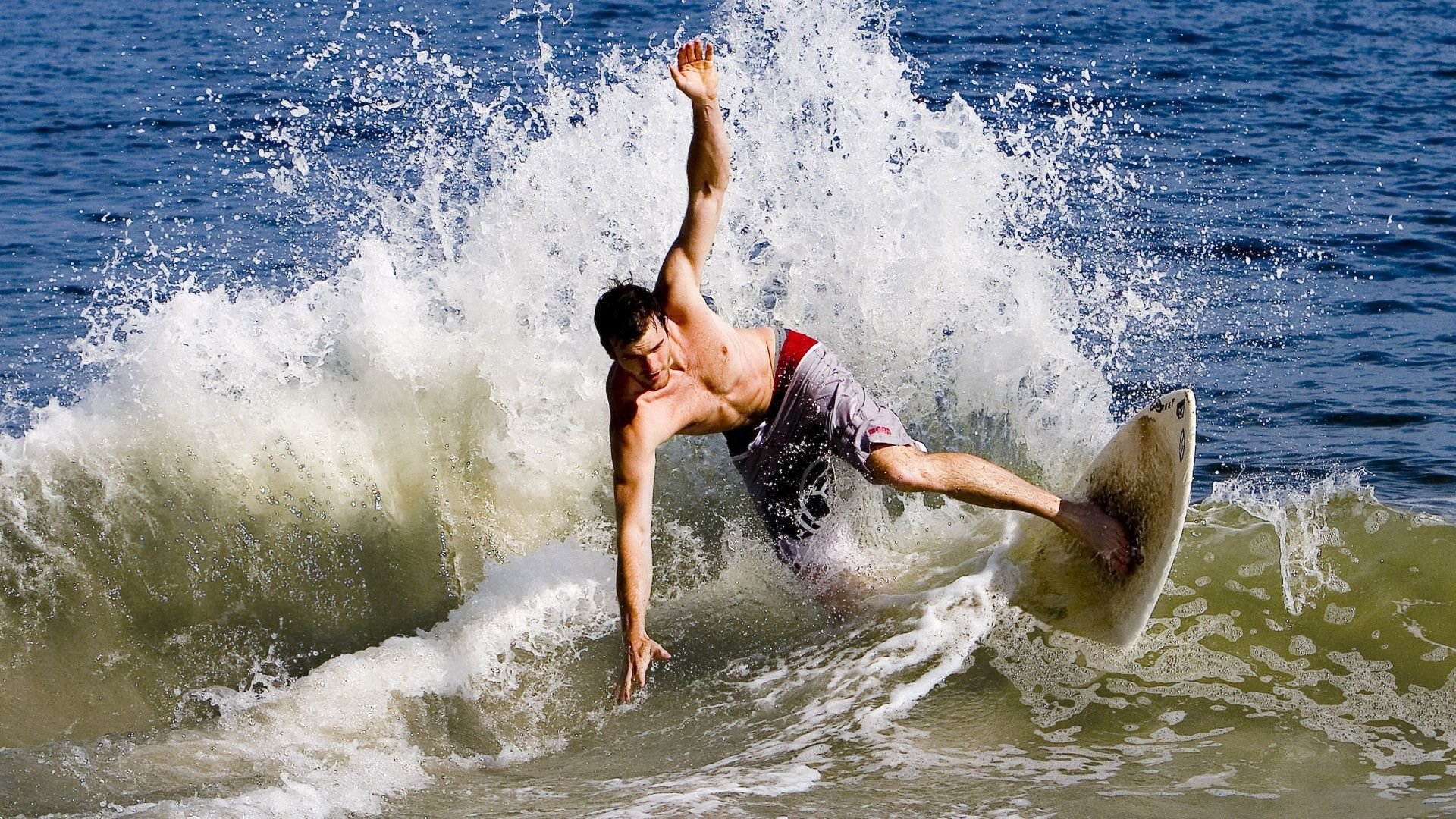 绿茵场上的双重奇迹，福登爆发引领曼城，国际米兰逆转澳大利亚启示录