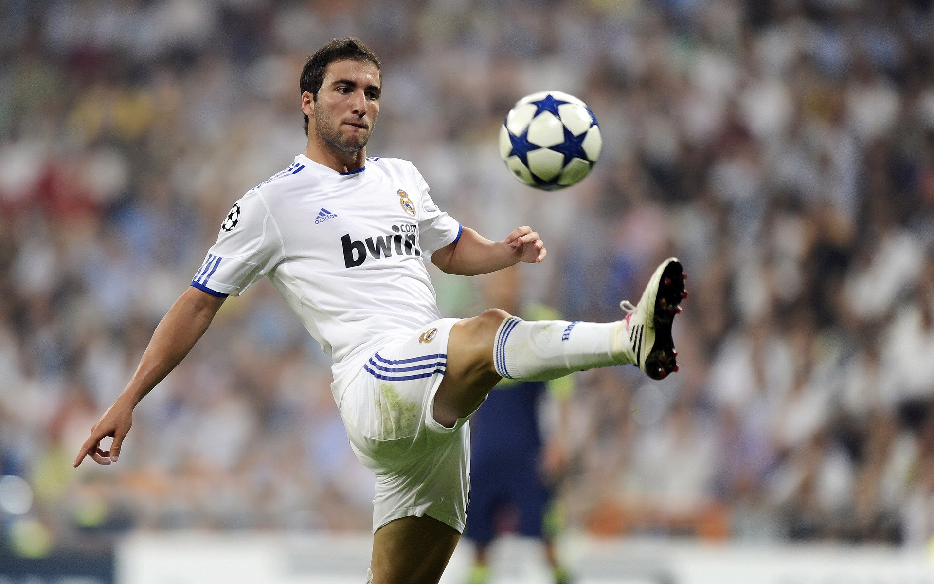 森林狼完胜篮网，拉文完成自我救赎，从质疑到重生的华丽转身