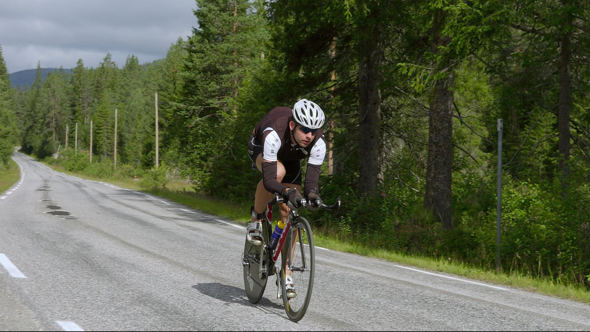 逆转之夜，易建联率队上演马刺式翻盘，力克公牛